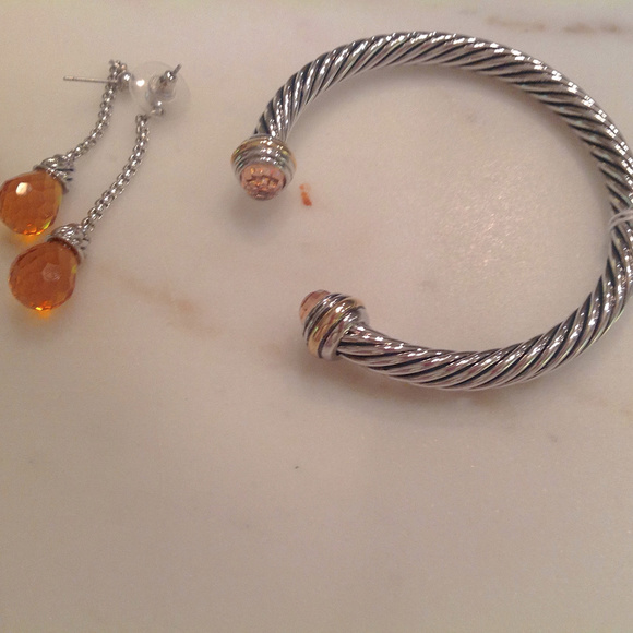 Jewelry - Simple Stylish Two Tone Cable Cuff With Topaz